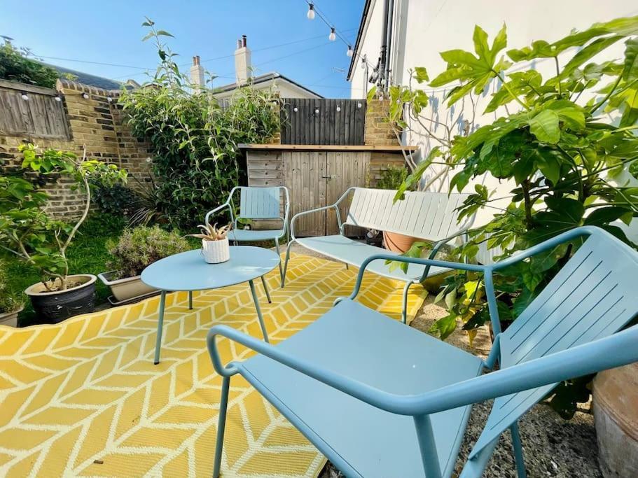 Northdene Cottage - Cosy Old Fisherman'S Cottage Two Mins From Sea - Free Parking - Wood Burning Stove - Roll Top Bath - Dog Friendly Діл Екстер'єр фото