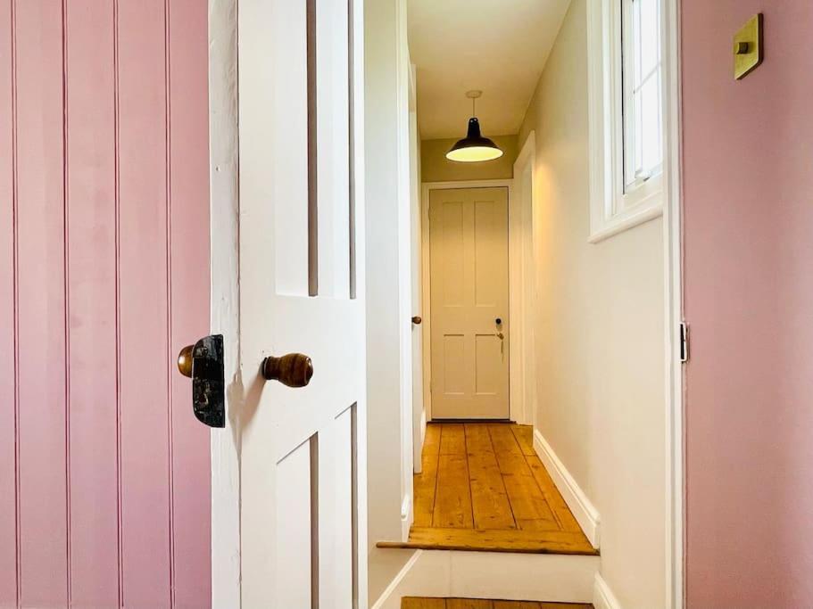 Northdene Cottage - Cosy Old Fisherman'S Cottage Two Mins From Sea - Free Parking - Wood Burning Stove - Roll Top Bath - Dog Friendly Діл Екстер'єр фото