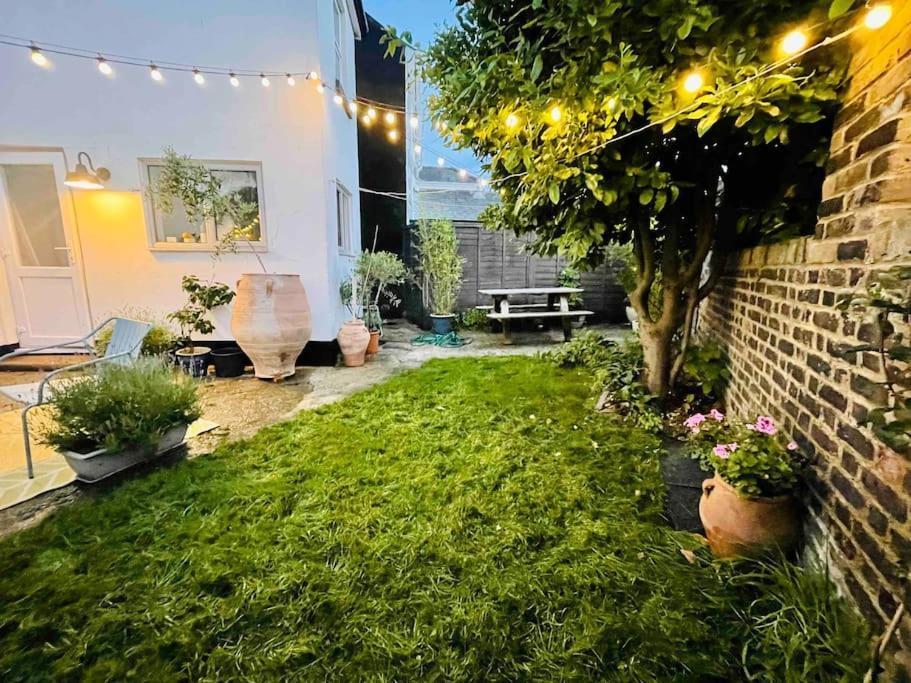Northdene Cottage - Cosy Old Fisherman'S Cottage Two Mins From Sea - Free Parking - Wood Burning Stove - Roll Top Bath - Dog Friendly Діл Екстер'єр фото