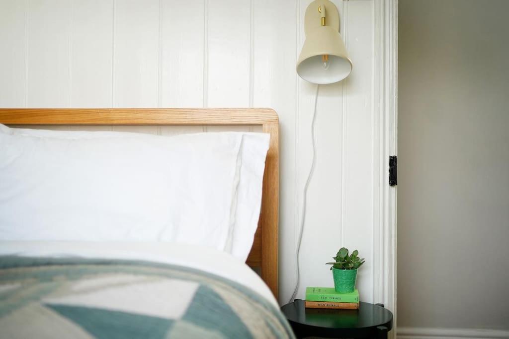 Northdene Cottage - Cosy Old Fisherman'S Cottage Two Mins From Sea - Free Parking - Wood Burning Stove - Roll Top Bath - Dog Friendly Діл Екстер'єр фото