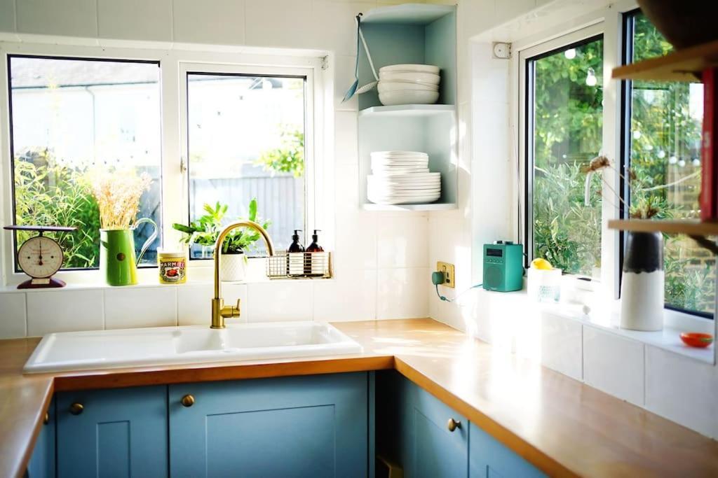 Northdene Cottage - Cosy Old Fisherman'S Cottage Two Mins From Sea - Free Parking - Wood Burning Stove - Roll Top Bath - Dog Friendly Діл Екстер'єр фото